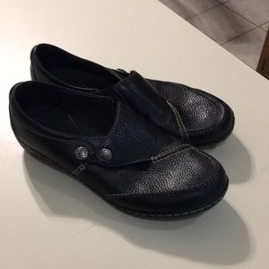 Black leather Clark’s Ashland lane Q